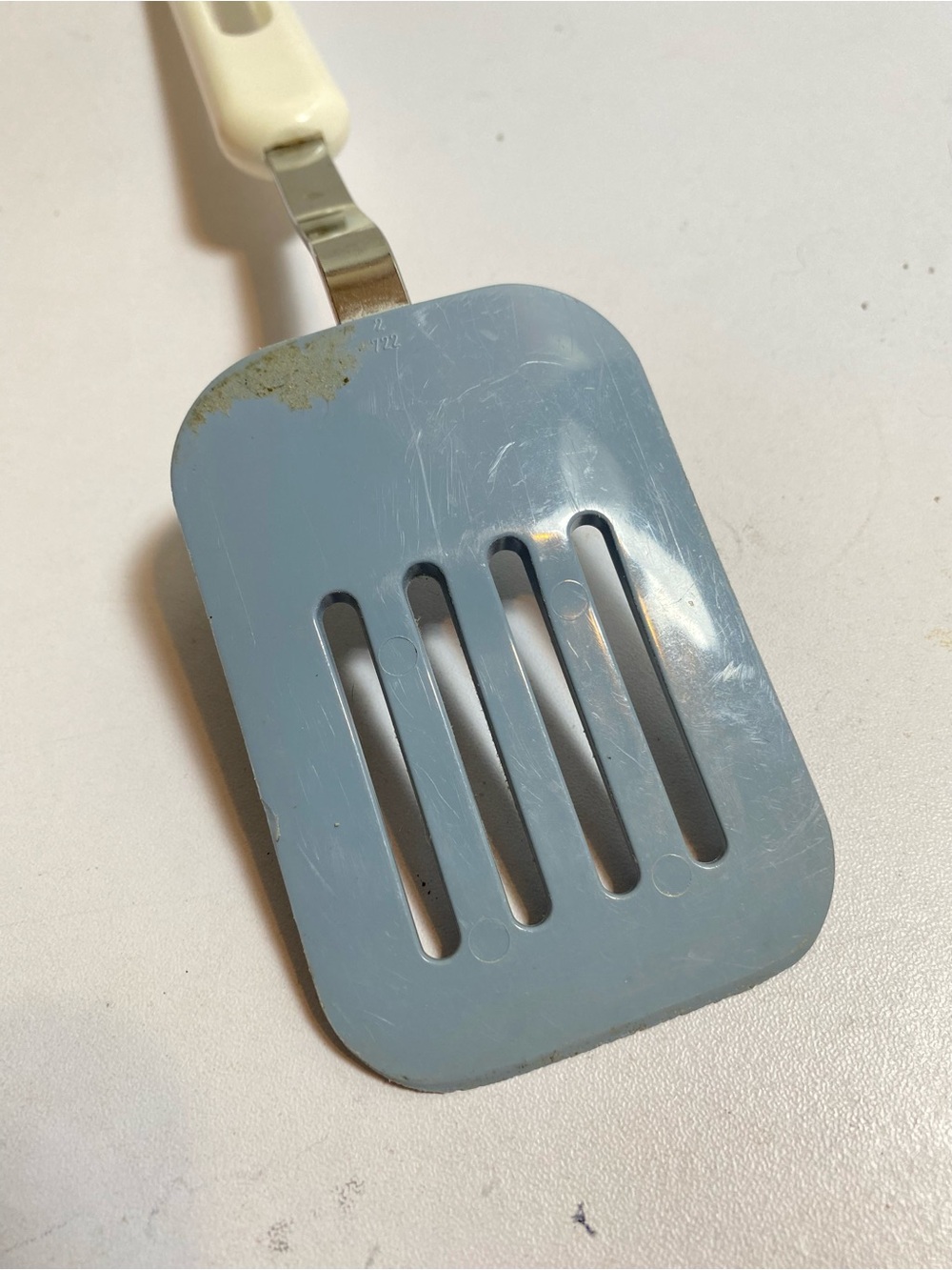 VTG Bonny USA Slotted Spatula Turner Blue Head White Plastic Handle Stainless - Picture 5 of 10